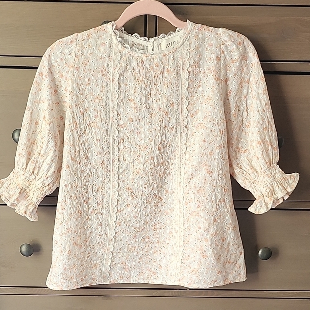 AURA Cream Lace Women's Top